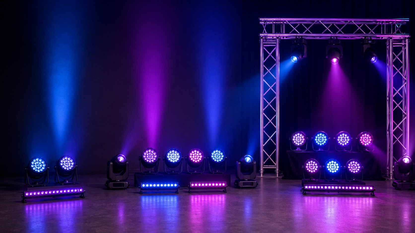 Tres niveles de equipamiento de iluminación representando presupuestos básico, intermedio y avanzado
